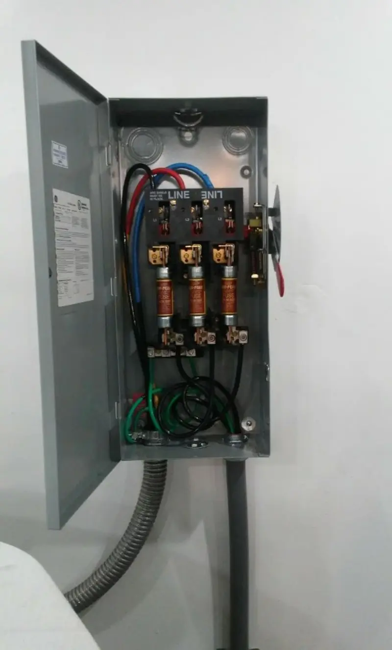 Three-phase disconnect switch installed for Smoke Detector Installation in Meridian